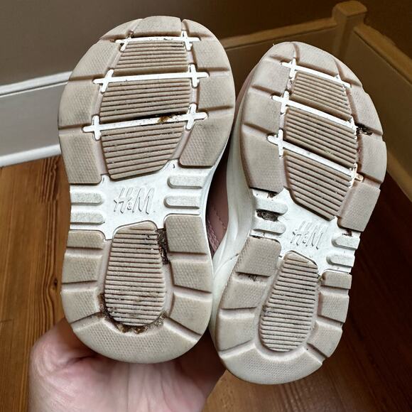 H&M Minnie pink white low top sneakers SIZE 3-4 - Picture 4 of 7